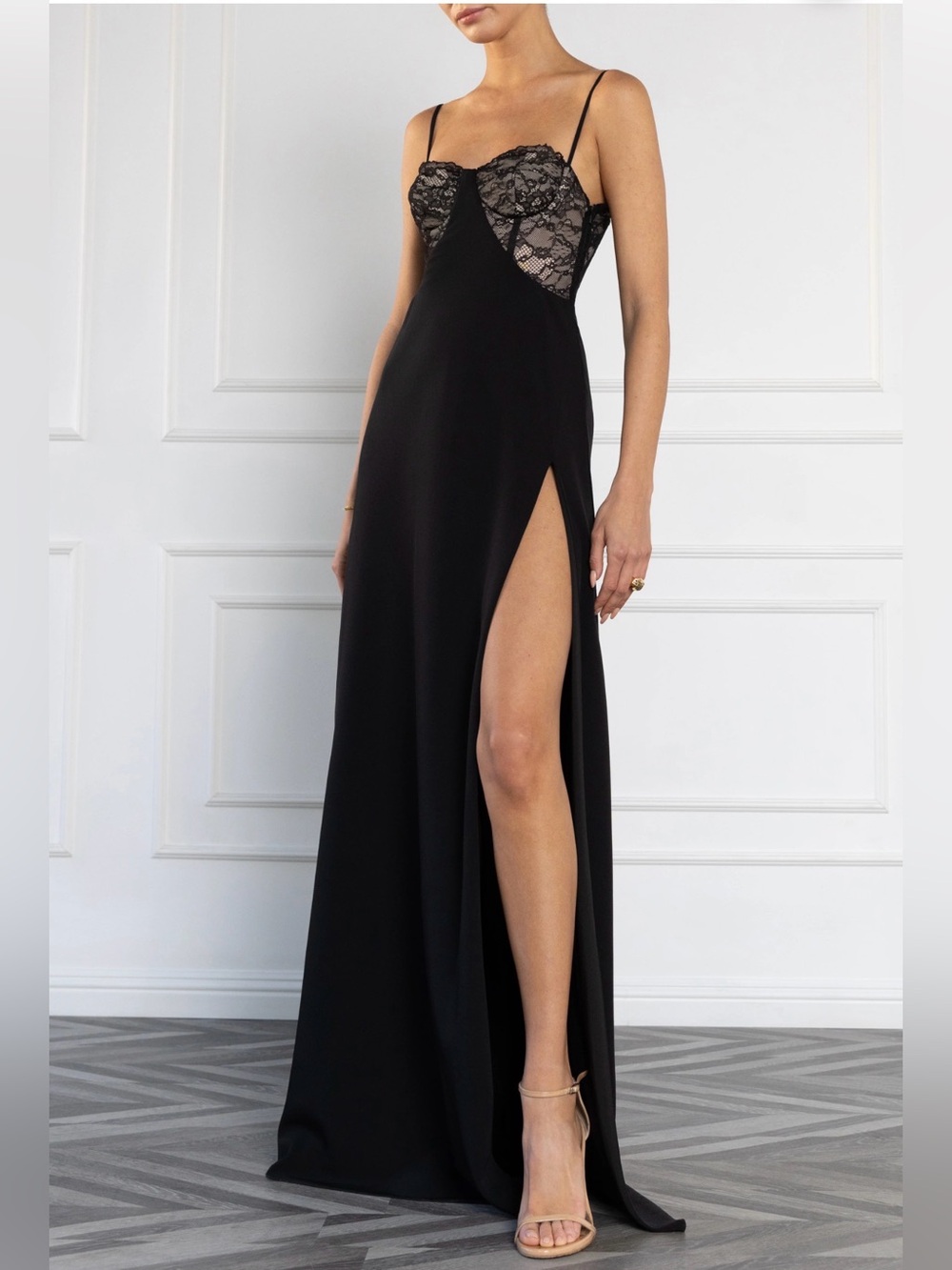 Black Halo Coressa Gown